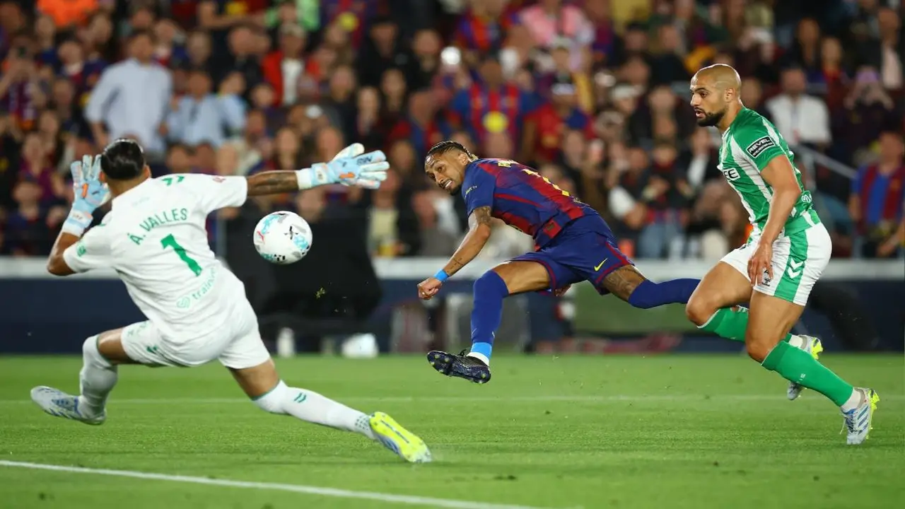 فيديو | ليلة وداع ليفاندوفسكي.. برشلونة يفوز على ريال بيتيس بثلاثية في الدوري الإسباني